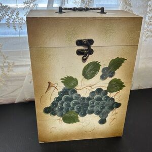 Wooden wine box with grape design